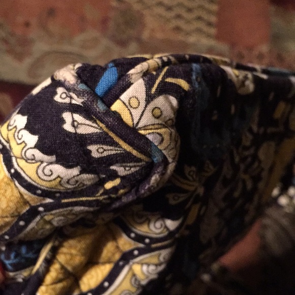 VERA BRADLEY CROSSBODY - Picture 3 of 8